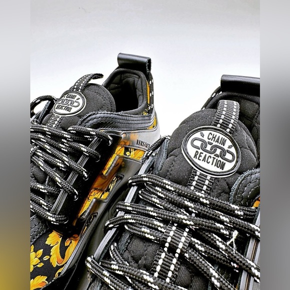 VERSACE Chain Reaction Barocco print
Sneakers. Brand new with dust bags. - Picture 5 of 6